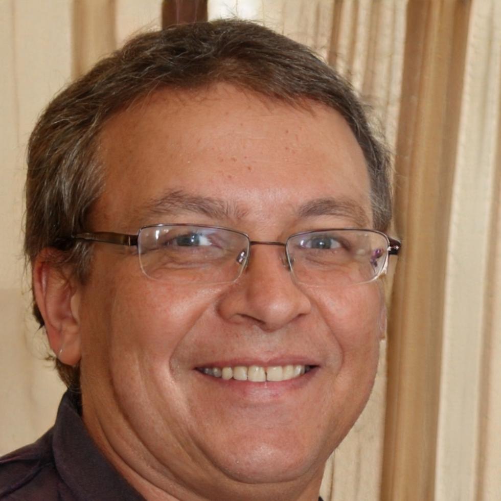 Portrait de Marc Dubois, expert en analyse financière